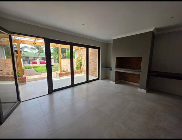 3 BEDROOM HOUSE FOR SALE IN HARTENBOS CENTRAL